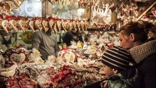 Banská Bystrica ruší vianočné trhy. Naopak Zvolen, chce vianočnú dedinku opäť otvoriť